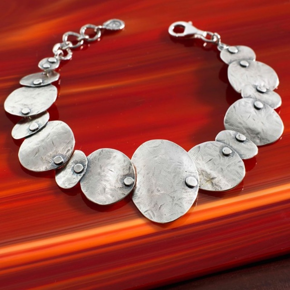 Silpada Oxidized Sterling Silver Badge of Beauty Oval Disc Link Bracelet B3074